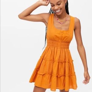 Brand: Urban Outfitters
Size: M
Color: Orange